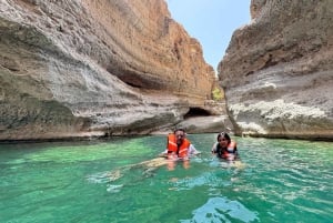 From Muscat: Wadi Shab & Bimmah Sinkhole Full-Day Tour