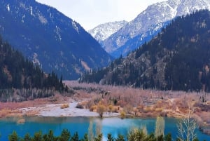 Dagtocht Huns Ethno Village en Issyk Lake