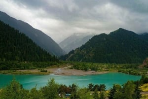 Dagtocht Huns Ethno Village en Issyk Lake