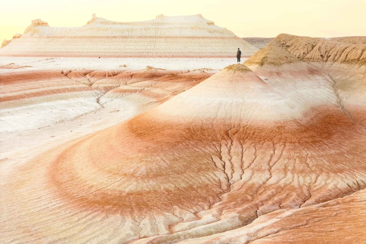 Mangistáu, el fondo del antiguo océano en 5 días - Tour en grupo