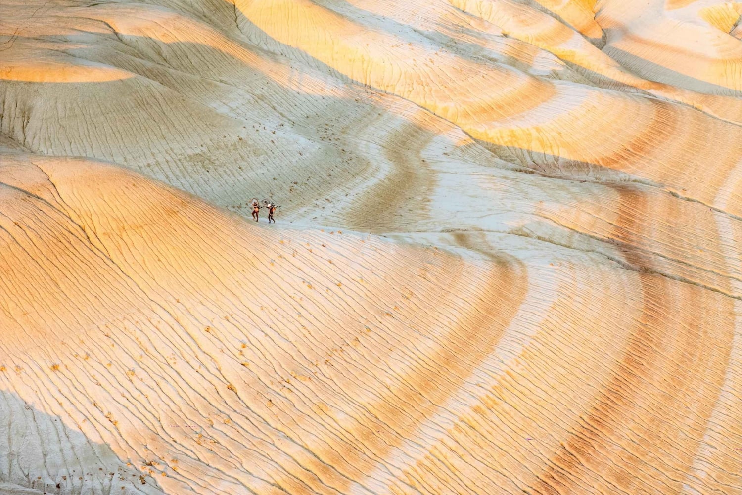 Mangistáu, el fondo del antiguo océano en 5 días - Tour en grupo