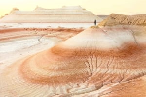 Mangistáu, el fondo del antiguo océano en 5 días - Tour en grupo