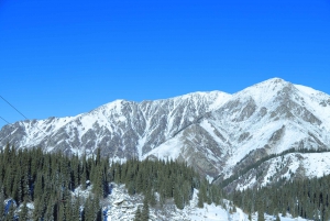 Almaty: Big Almaty Lake Yksityinen autokierros patikointimahdollisuudella