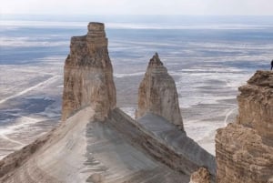 Tour privato delle 10 attrazioni del Mangystau in 4 giorni