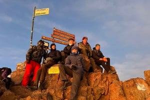 Nairobi: Trekking di 5 giorni sul Monte Kenya con pasti e guida