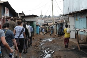 Excursão a pé às Bomas do Quénia e aos bairros de lata de Kibera