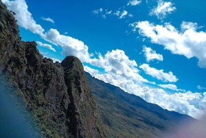 Bungoma County: guidet fottur i lavaubehuler på Elgon