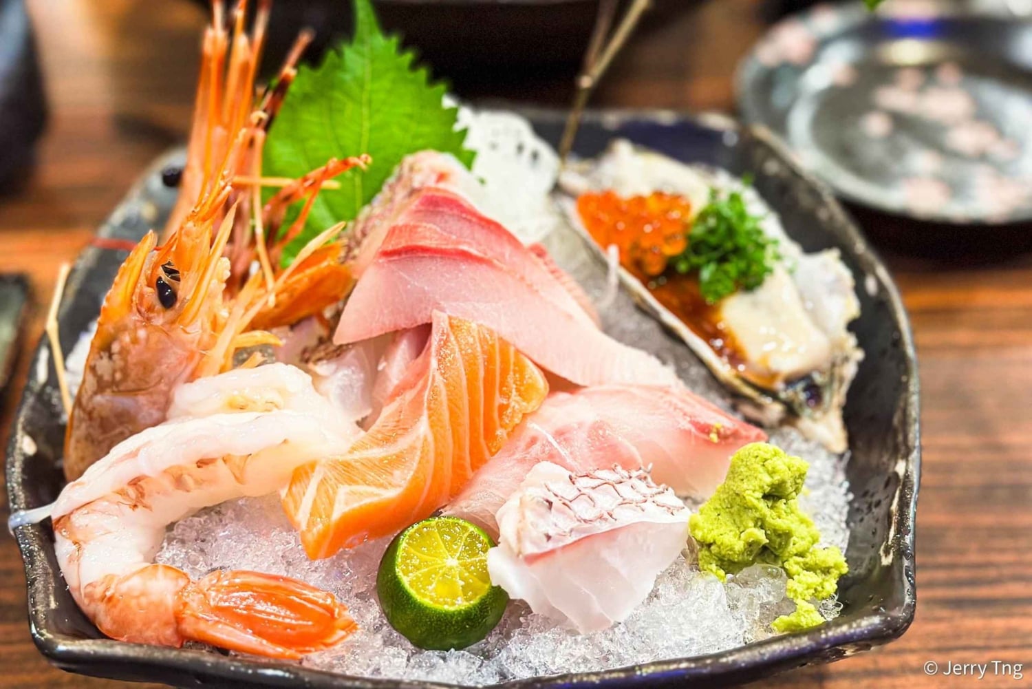 Ужин в японском и корейском ресторане Chiyo с танцами кошек