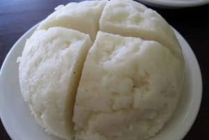 Lokal marknadstur, afrikansk matlagningskurs med Moreen