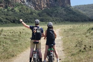 Diario Parque Nacional Hell's Gate Ciclismo en bicicleta eléctrica