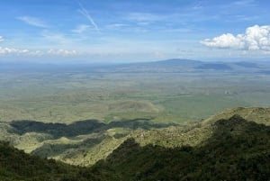 Excursion d'une journée : Randonnée au Mont Longonot et tour en bateau sur le lac Naivasha