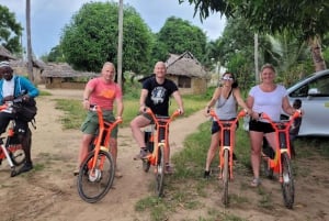 Diani Beach: Village tour on a bike with hotel pick-up