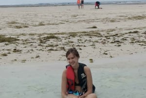 Diani Strand: Glazen Bodem Boot, Snorkelen & Zonnebank Tour