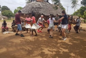 Diani: spettacolo di danza culturale Giriama e tour del villaggio locale
