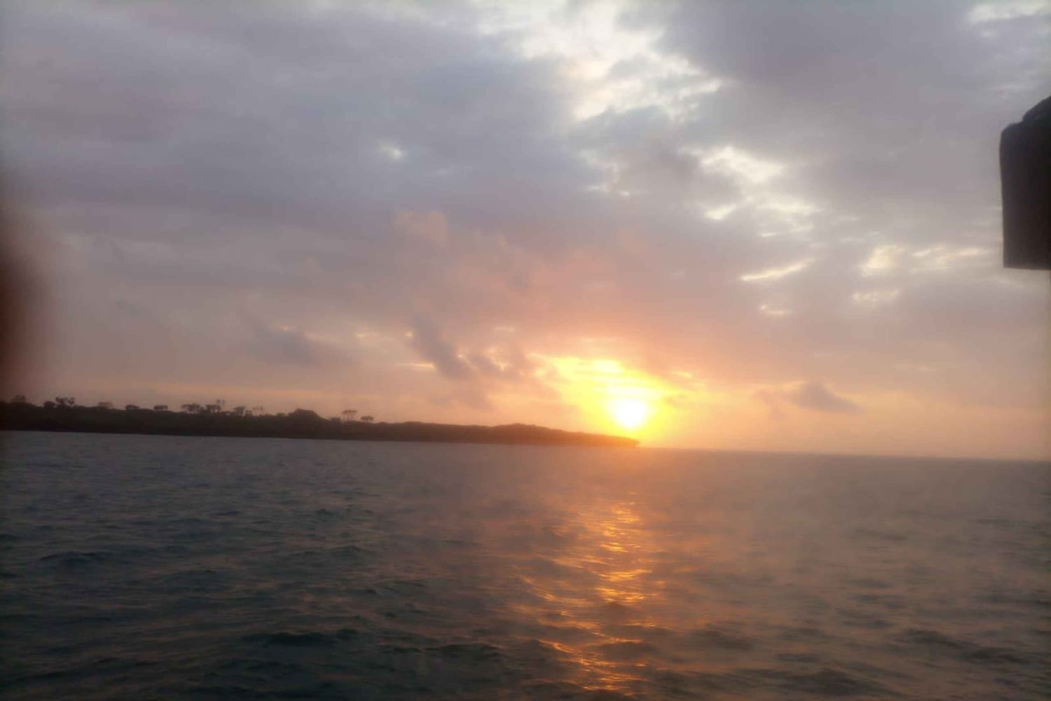 Från Diani: Kisite Sun-down Dhow Cruise med upphämtning på hotellet