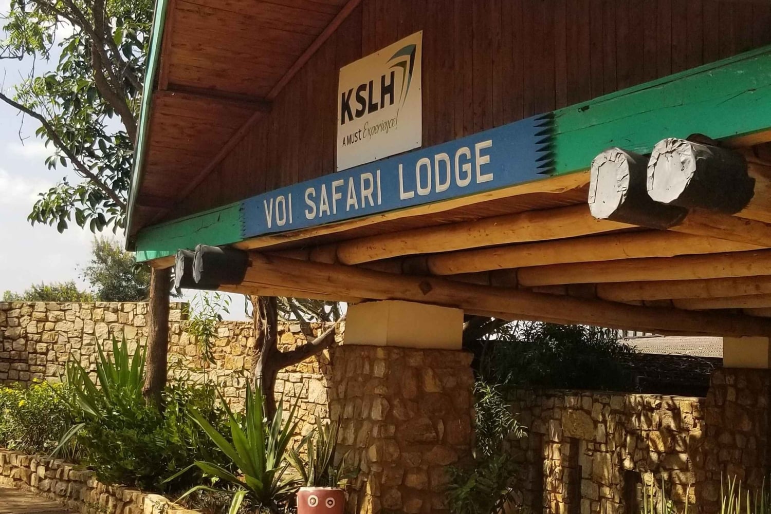 Из Момбасы/Диани: частное сафари 'Цаво Ист' продолжительностью 2 дня 1 ночь