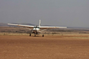 From Nairobi: 2-Day Masai Mara Safari with Flight
