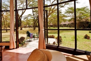 From Nairobi: 2-Day Naivasha Safari with Accommodation
