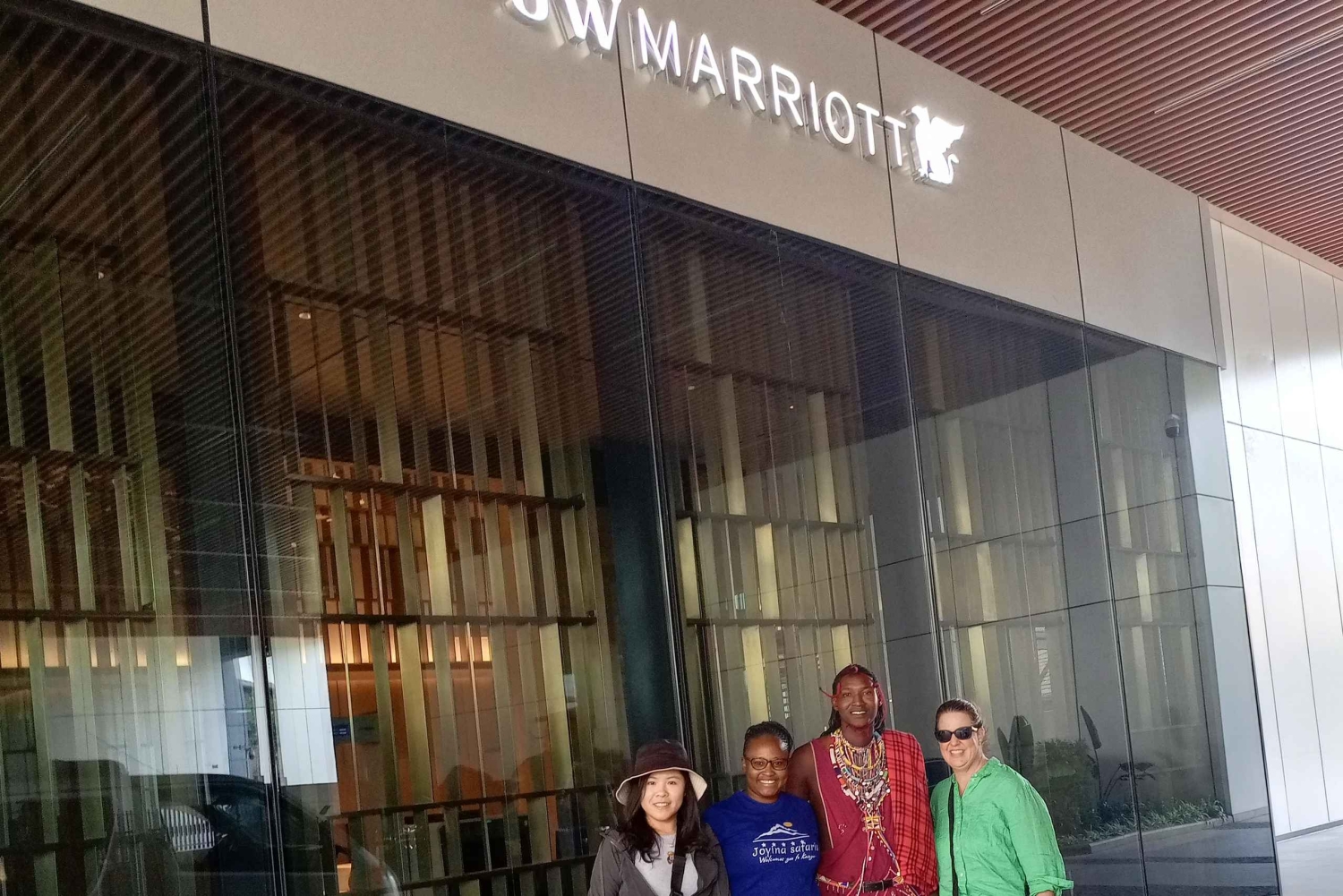 Da Nairobi: Safari privato di 2 giorni e 1 notte nel Masai Mara in 4x4