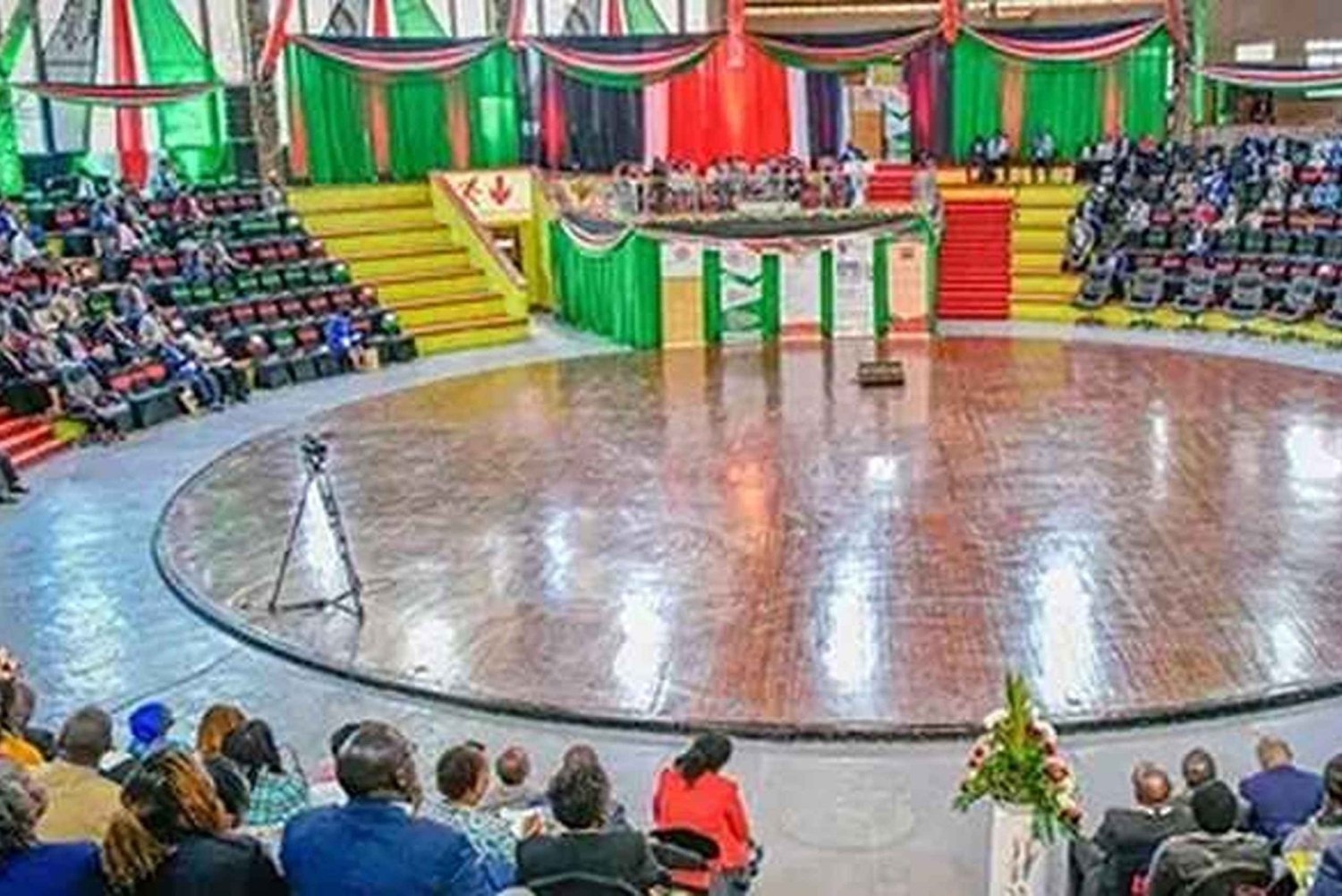 Depuis Nairobi : visite et spectacle de danse culturelle des Bomas of Kenya.