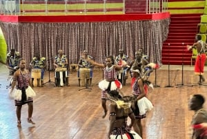 Desde Nairobi: Orfanato de Elefantes, Centro de Jirafas y Bomas