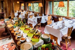 Von Nairobi aus: Mount Kenia Safari mit Übernachtung