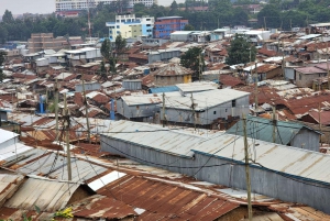 Giver tilbage og donerer Kibera-tur