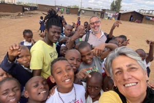 Tour de Kibera pour les dons et les dons en retour