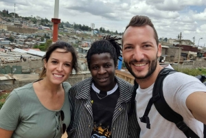 Tour em Kibera para retribuir e fazer doações