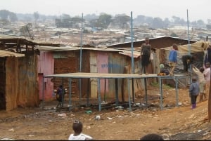 Halbtägige geführte Tour zum Kibera Slum in Nairobi.