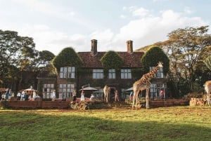 Visite de Karen Blixen, de la fabrique de perles, du centre des girafes et de Bomas
