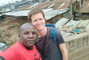 Nairóbi: excursão de meio dia a pé pela cidade do chocolate da favela de Kibera