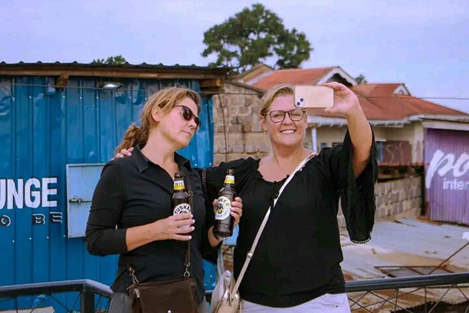 Tour guidato di un giorno della baraccopoli di Kibera in Kenya con trasferimento.