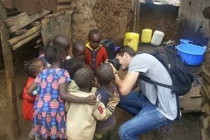 Visite privée des bidonvilles de Kibera et visite d'un foyer pour enfants.