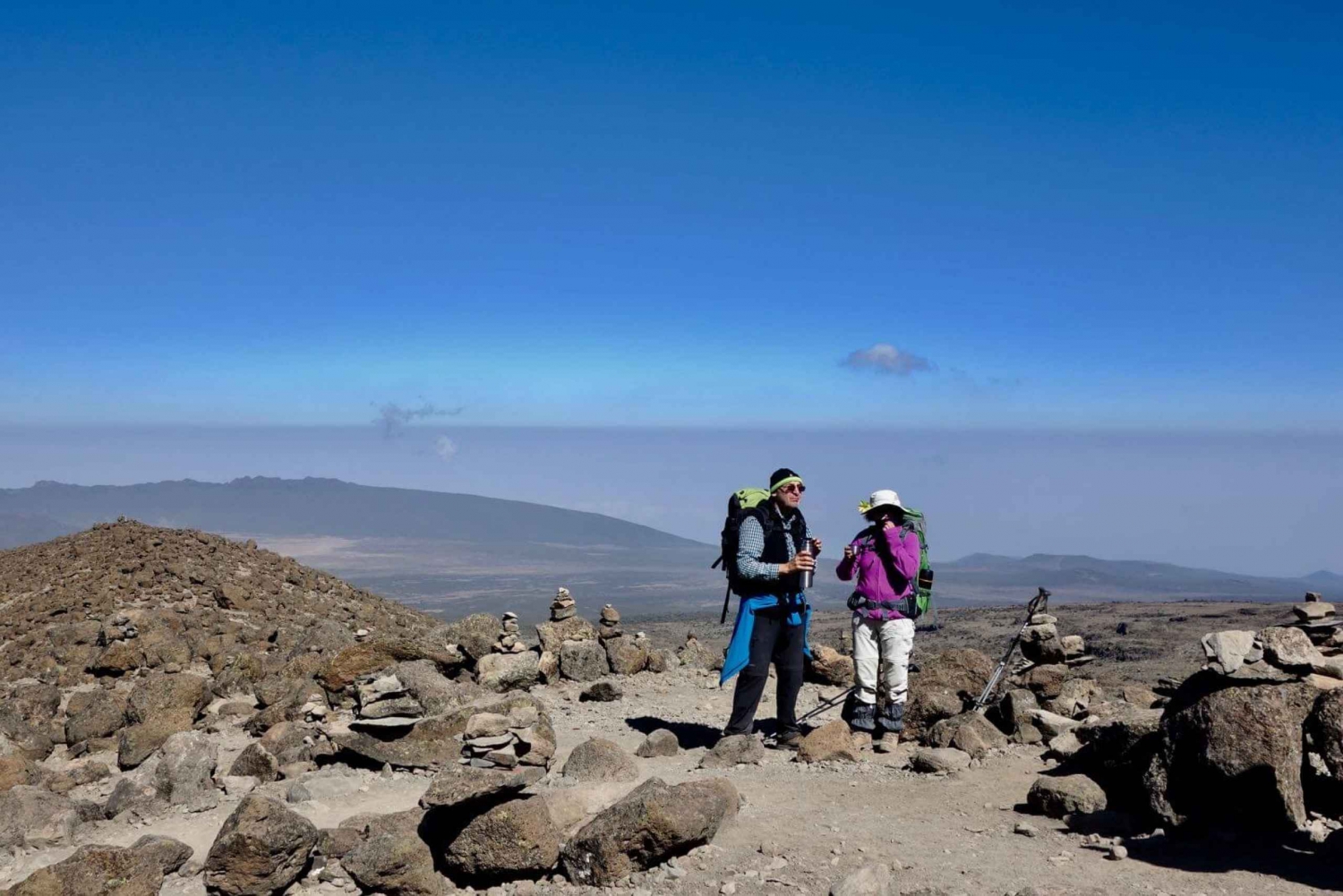 Kilimanjaro: De la meseta de Shira al punto de la Catedral 3872m Día de excursión