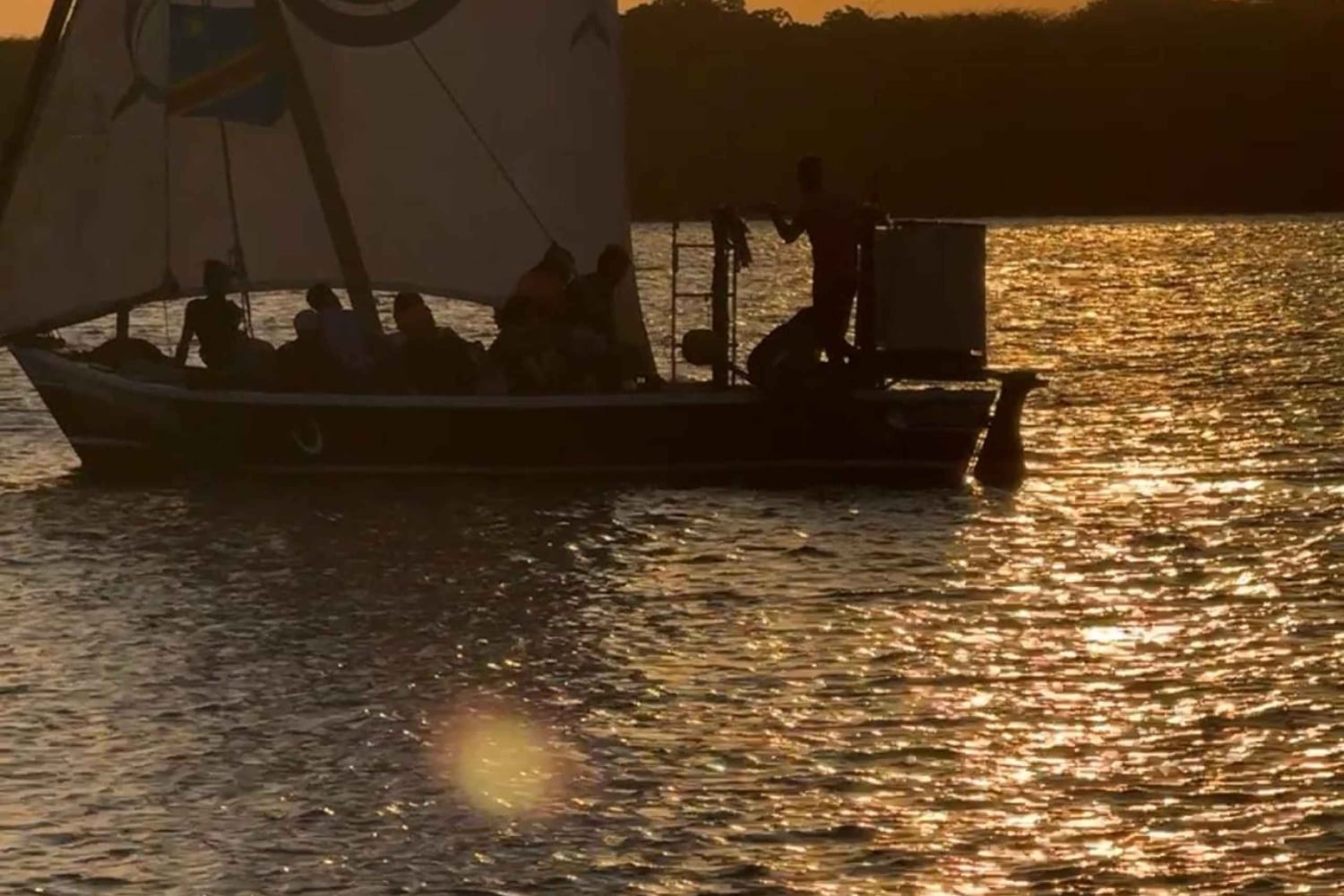 Lamu: passeio de barco ao pôr do sol num dhow tradicional