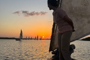 Lamu : Excursion en Boutre Traditionnel au Coucher du Soleil