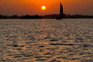 Lamu: passeio de barco ao pôr do sol num dhow tradicional