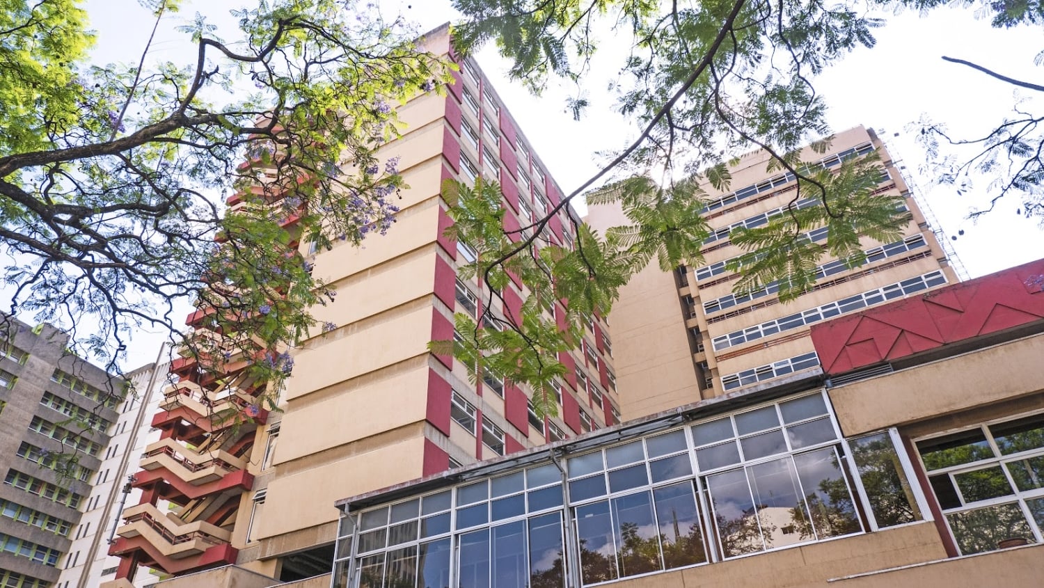 Maanzoni 680 Hotel