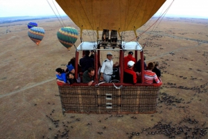 Maasai Mara: Hot Air Balloon Safari & Champagne Breakfast