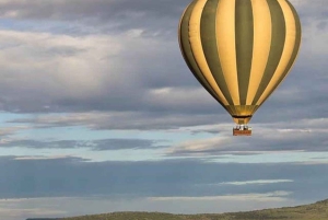 Maasai Mara: Hot Air Balloon Safari with Champagne Breakfast