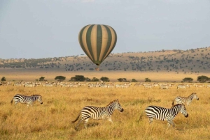 Maasai Mara: Hot Air Balloon Safari with Champagne Breakfast
