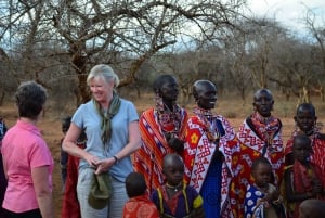 Kulturellt besök i Maasai Village i Maasai Mara