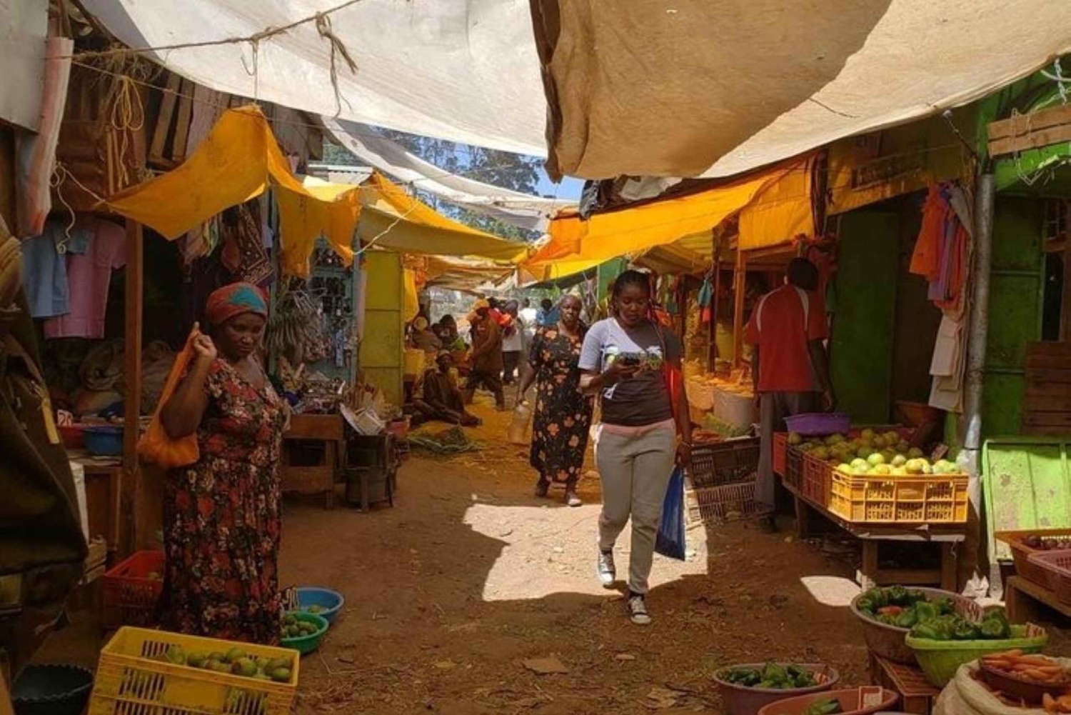 Marknadsbesök och traditionell kenyansk matlagningskurs i Nairobi