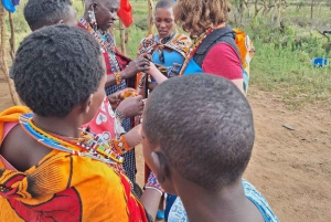 Excursión de un día a la aldea cultural masai desde Nairobi