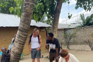Pueblo Mijikenda y santuario de vida silvestre Nguuni