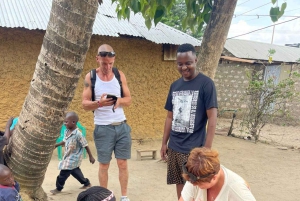 Pueblo Mijikenda y santuario de vida silvestre Nguuni