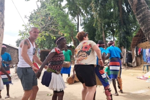 Pueblo Mijikenda y santuario de vida silvestre Nguuni