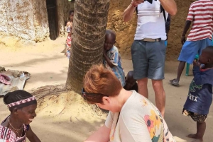 Pueblo Mijikenda y santuario de vida silvestre Nguuni