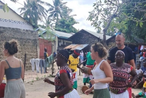 Pueblo Mijikenda y santuario de vida silvestre Nguuni